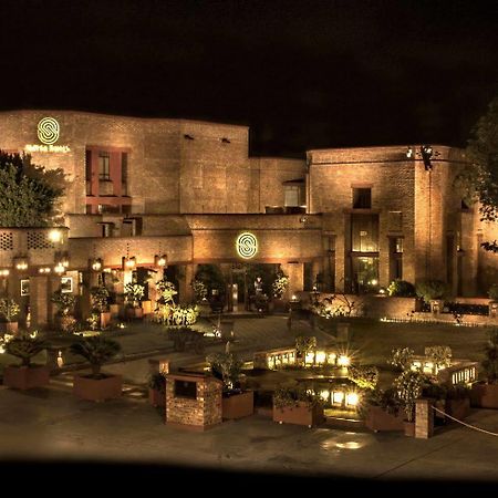 Faisalabad Serena Hotel Bagian luar foto