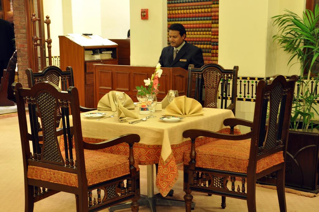 Faisalabad Serena Hotel Bagian luar foto