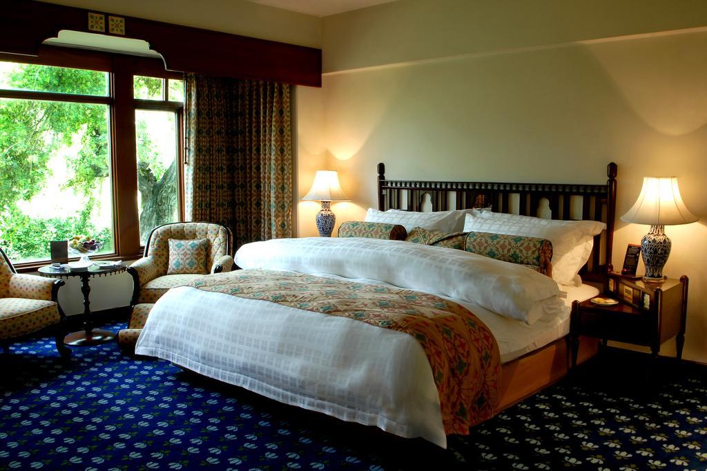 Faisalabad Serena Hotel Bagian luar foto