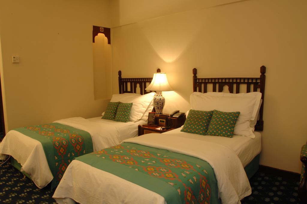 Faisalabad Serena Hotel Bagian luar foto
